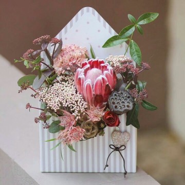Envelope shaped flower bouquet packing boxes