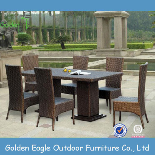 Cheap Outdoor Rattan Dining Table and Chairs