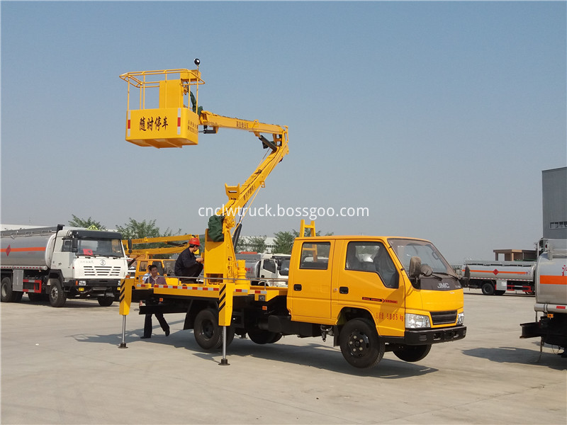 bucket boom truck 2