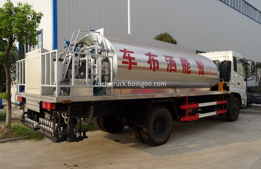 Asphalt Distribution Tank Truck 3