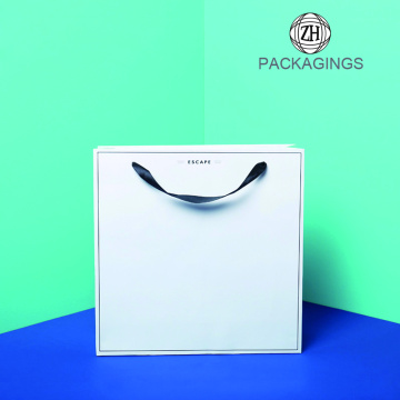 Plain flat foldable T-shirt packing paper bag