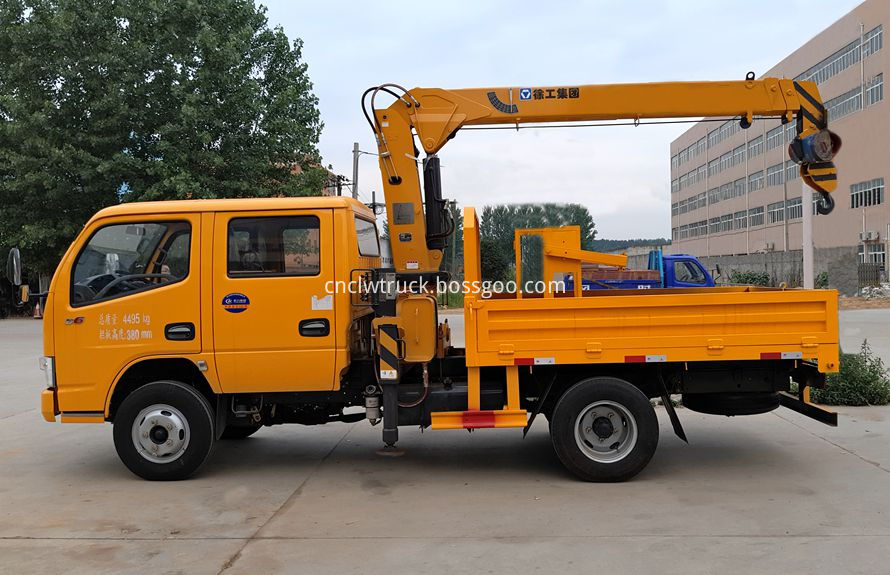 double cabin cargo crane truck