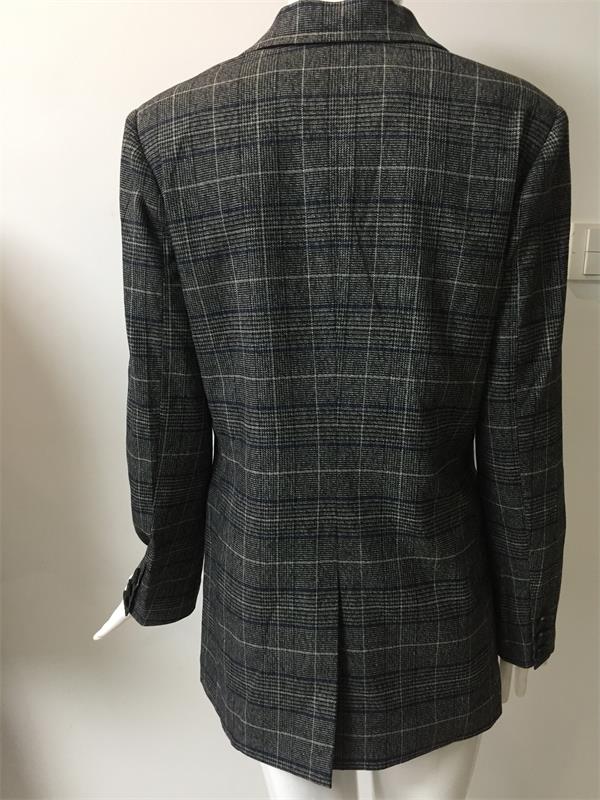 10Check Suit for Official Workers