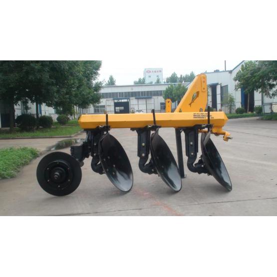 Hydraulic double way disc plough with scraper