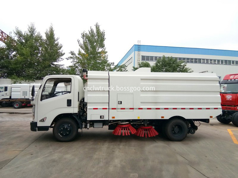 truck mounted street sweeper 3