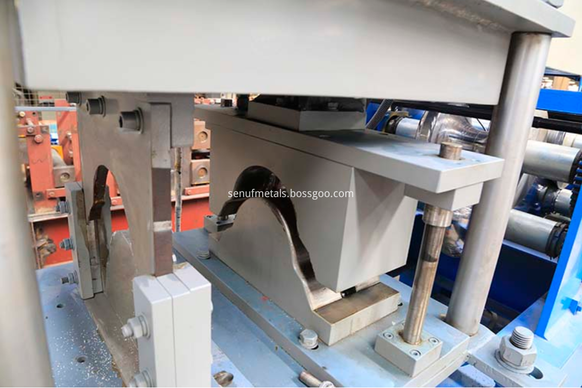 112-300 ridge cap punch mold