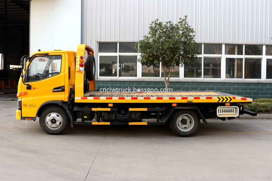 Flatbed Towing vehicle 1