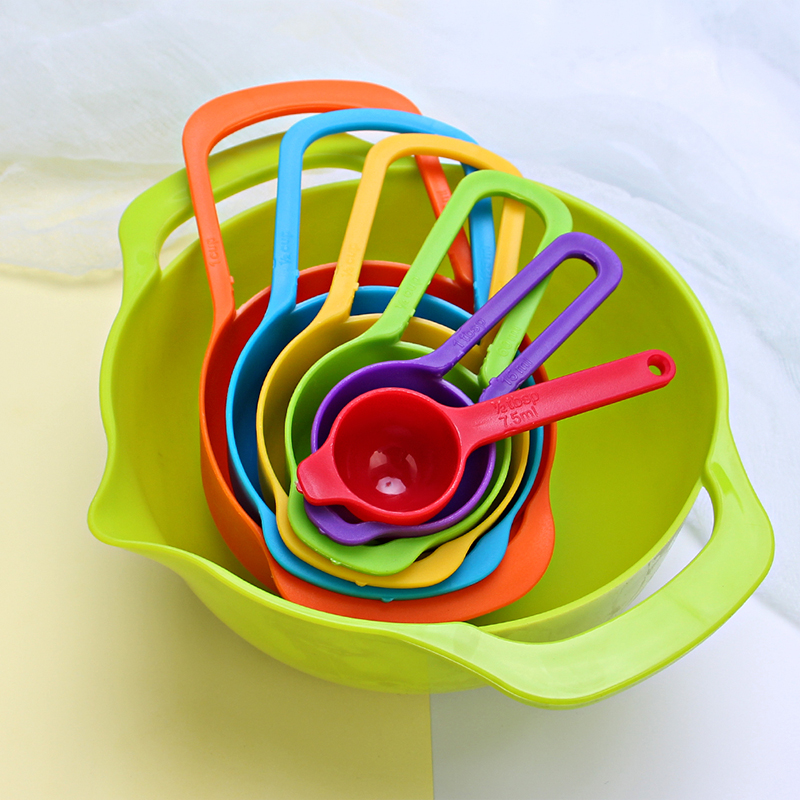  colorful plastic measuring cups and spoon sets