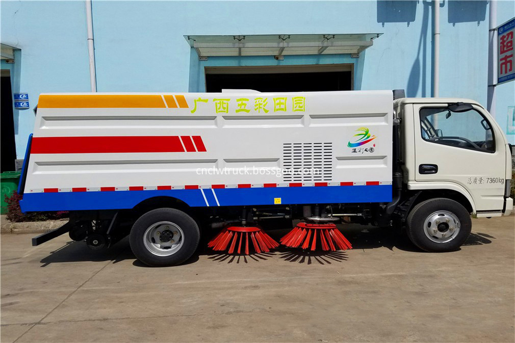 Road Sweeper Truck 2