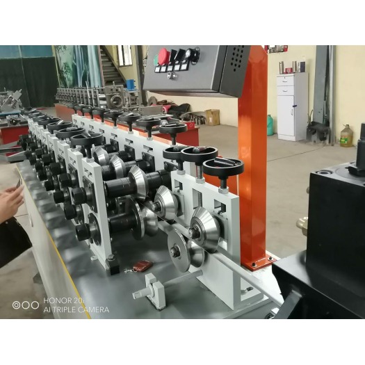 U type double out light keel forming line
