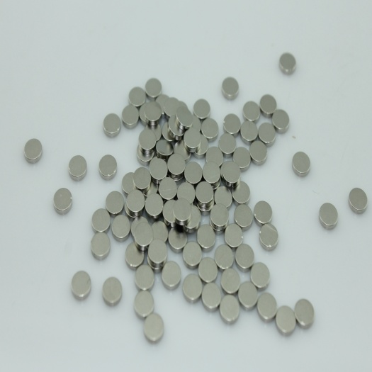 Thin Sintered Neodymium N40 Round Magnet