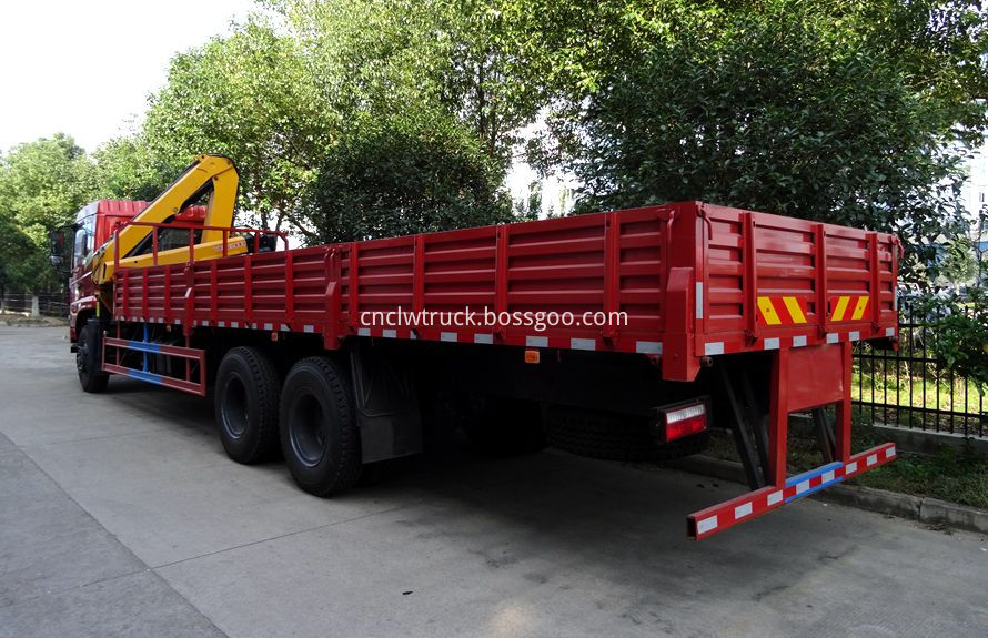articulated truck mounted crane 1