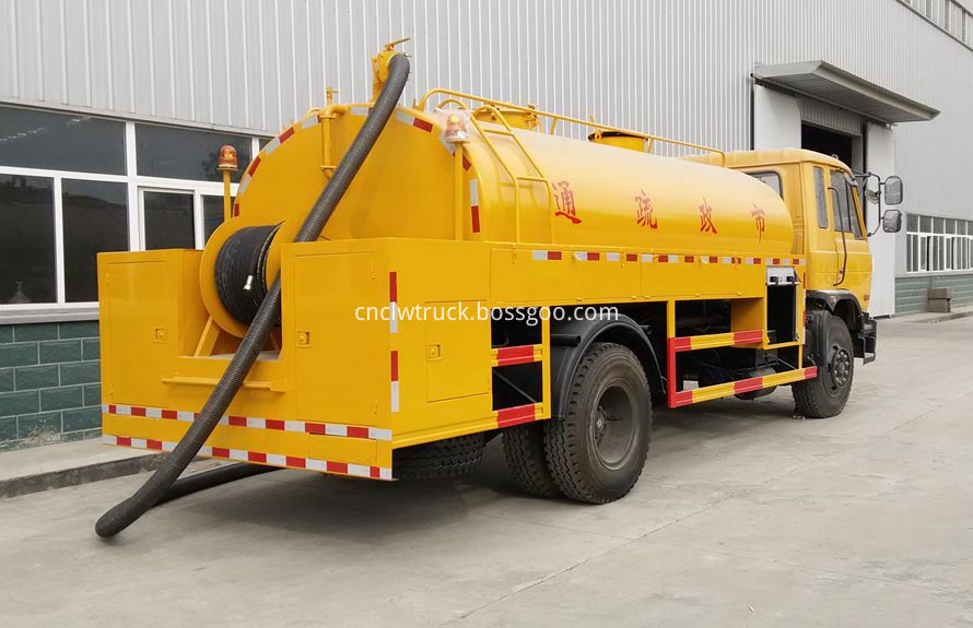 High Pressure Cleaning Truck 1