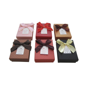 Small paper gift boxes with lids