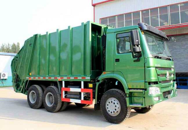 Green Color Compressed Garbage Truck
