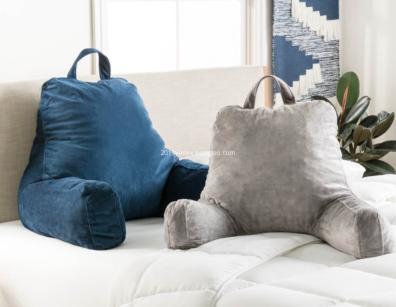 reading pillow with armrests