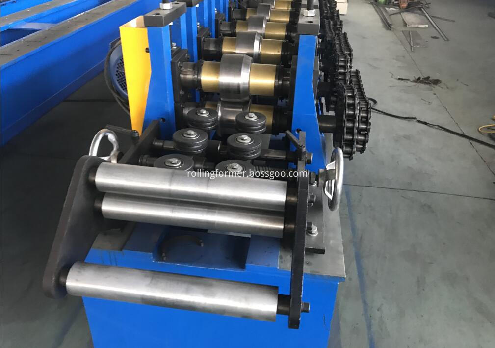 custom made J profile rollforming line  (6)