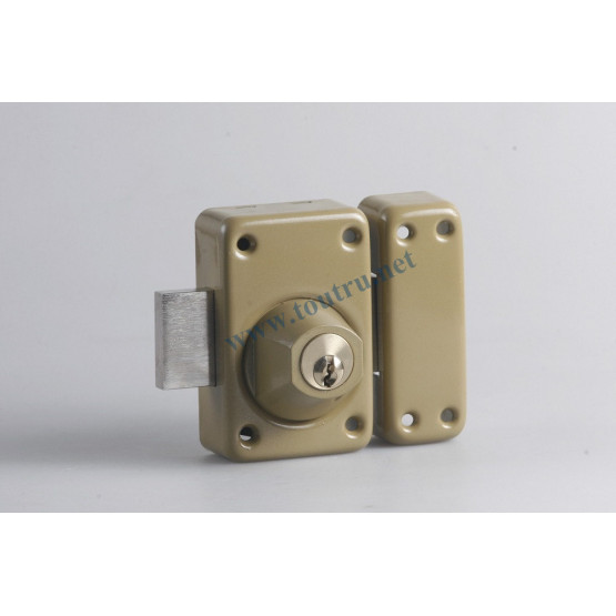 136 Vachette Security brass rim door lock