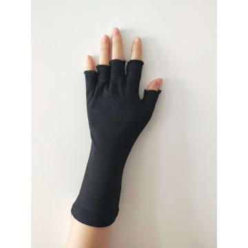 Long Wristed Nylon Gloves