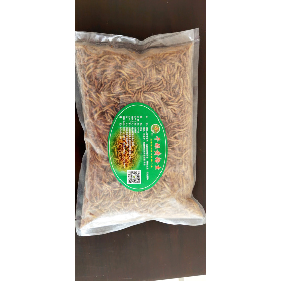 Dried yellow mealworm pet food