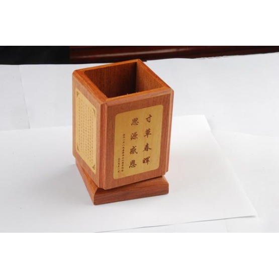 Fine bamboo pen holder