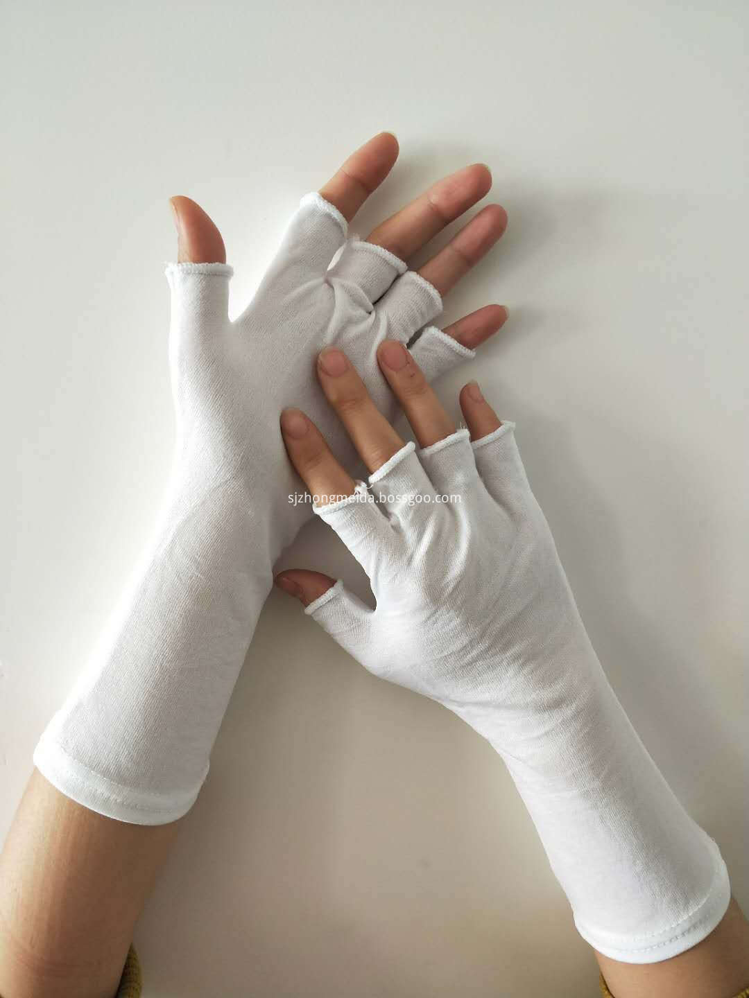 White Nylon Half Finger Gloves
