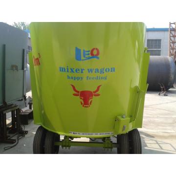 Large capacity dairy feeding mixer