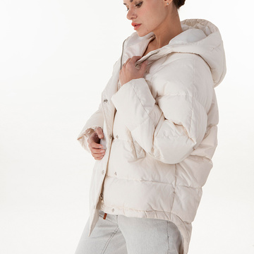 White hooded medium down jacket
