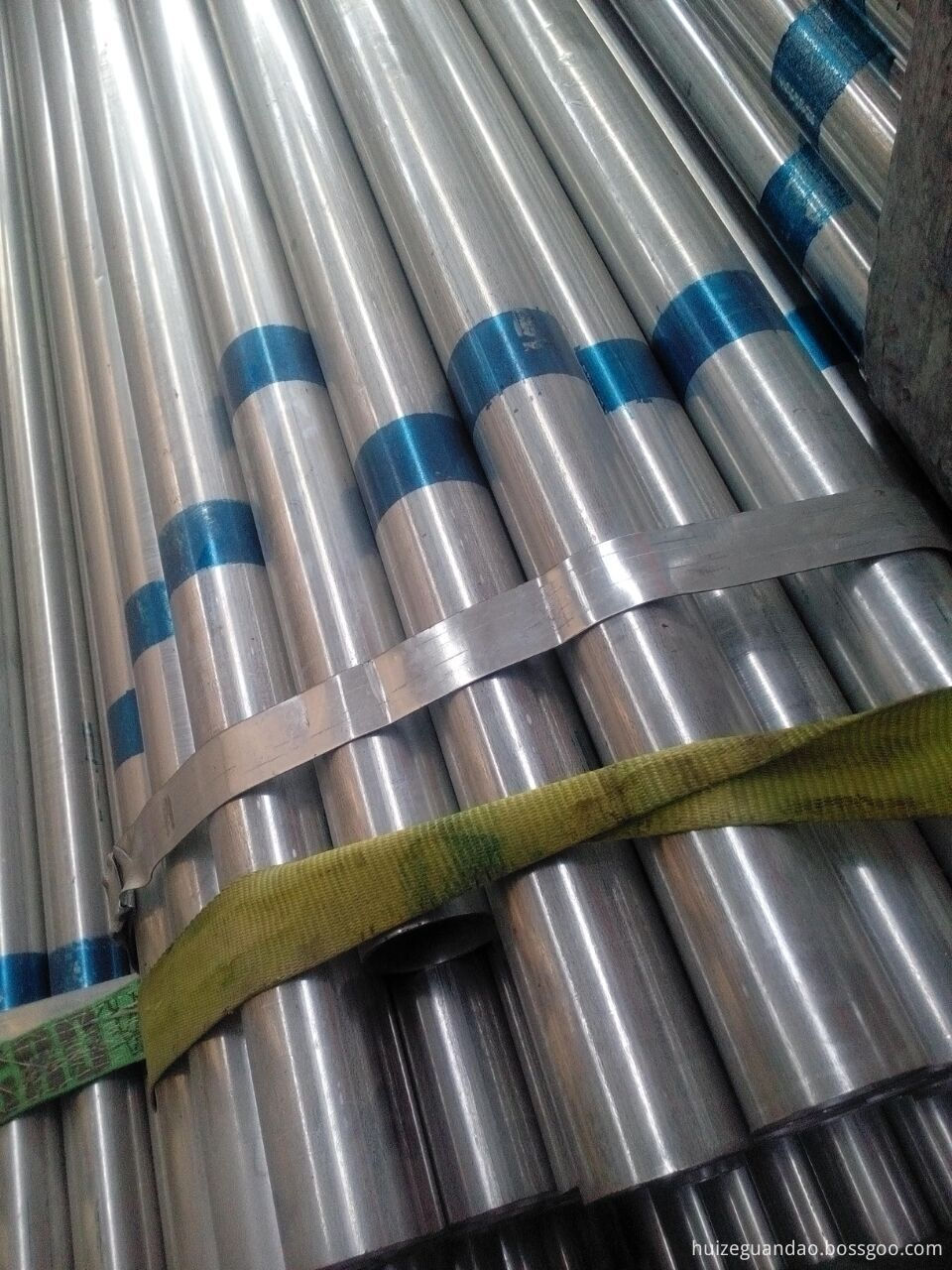 Galvanized Pipes with Threaded and Coupling