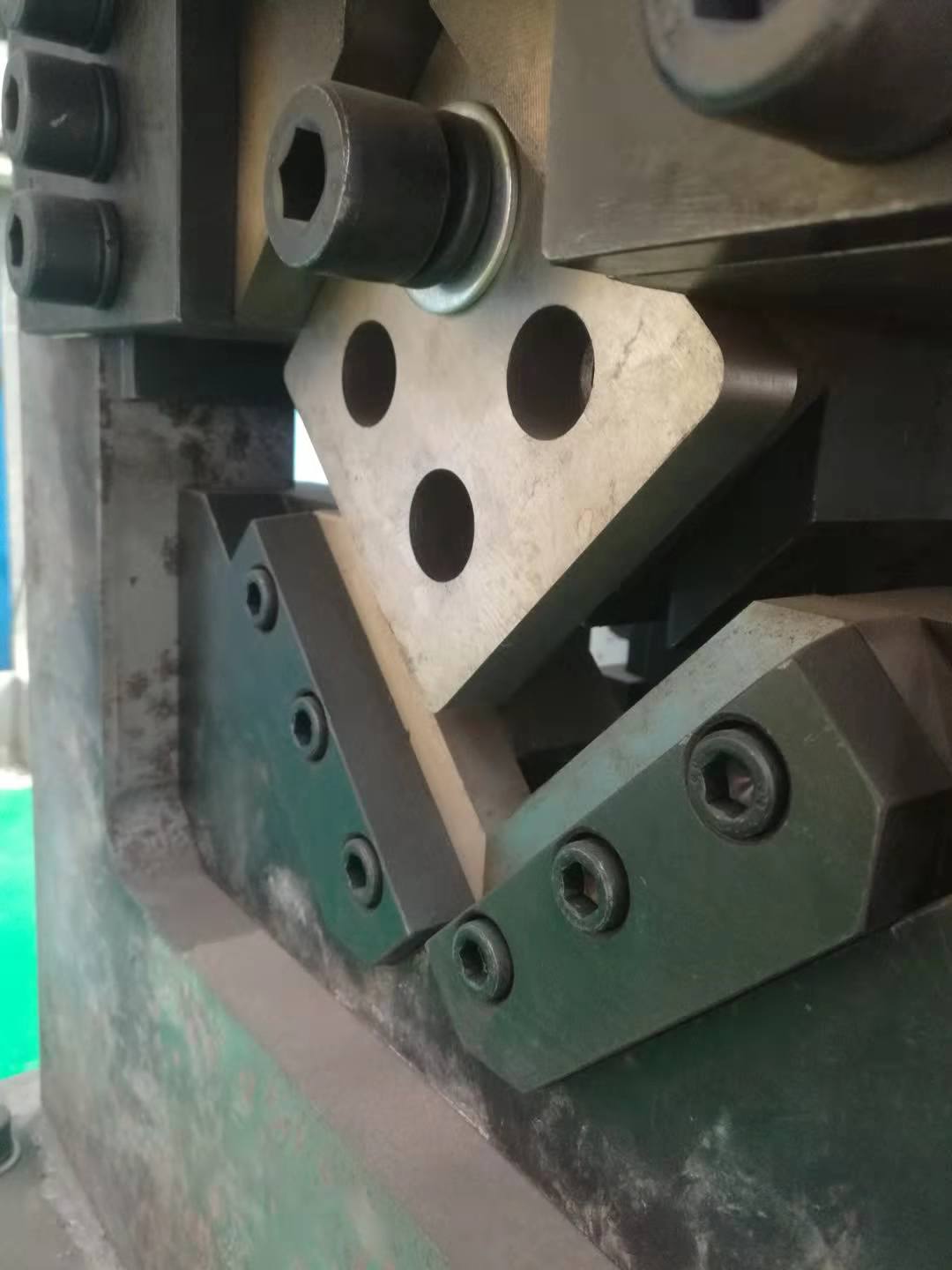 CNC Angle cutting machine