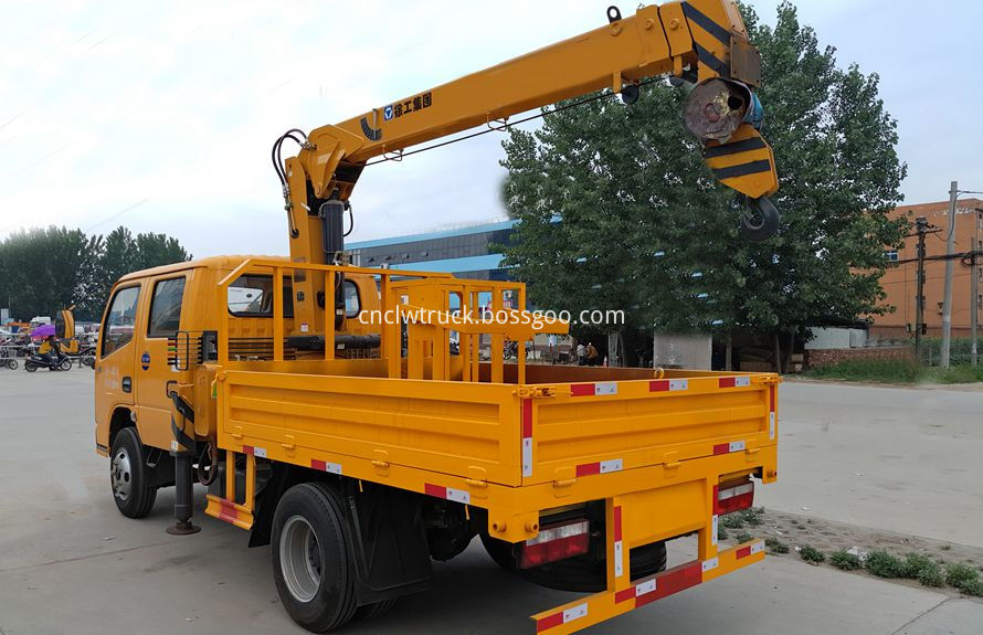 cargo crane truck 1