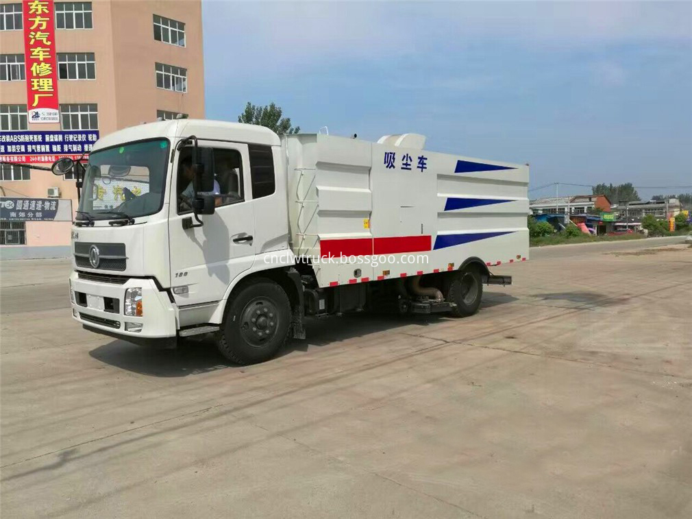 dust sweeper truck 2