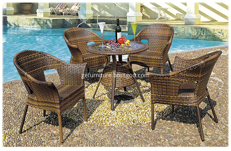 Garden wicker dining set