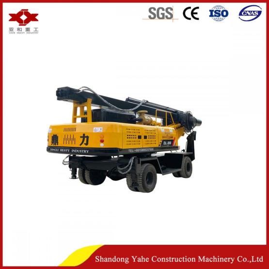 Wheel hydraulic rotary drilling rig