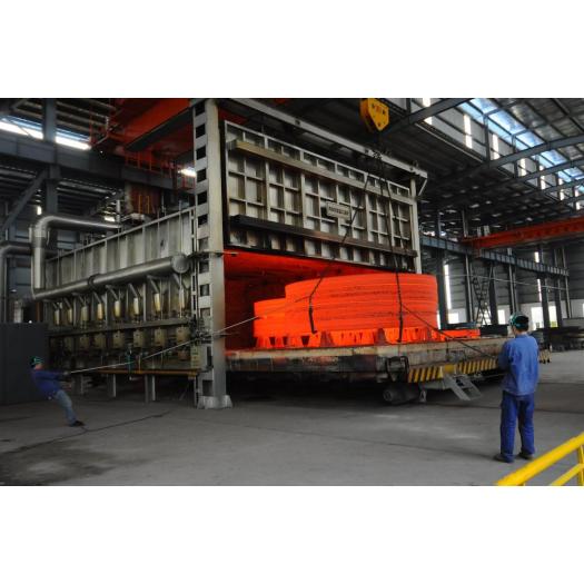 Large oil and gas trolley furnace
