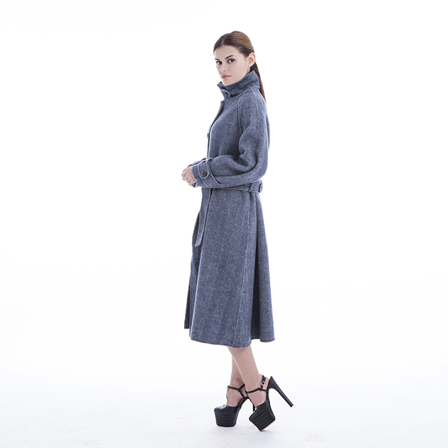 Cashmere coat with stand collar