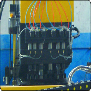 Hydraulic CNC plate punching machine