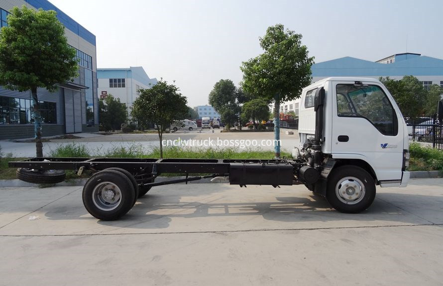 ISUZU road wrecker chassis 2