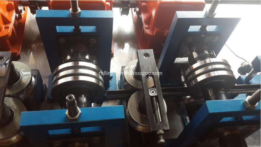 Heavy duty Gearbox transmission bolting Rafted rollformer 4
