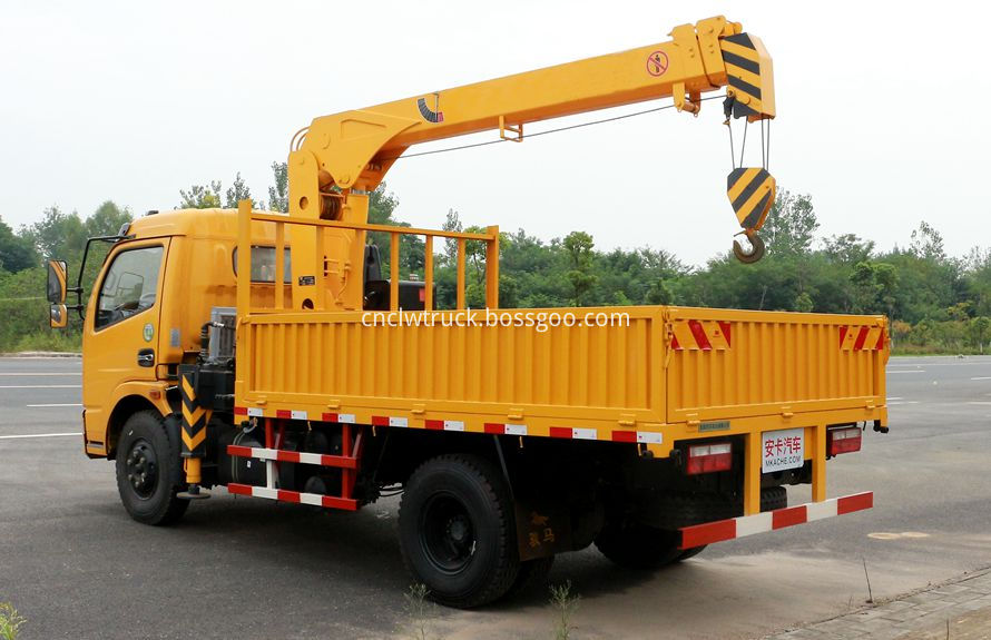 lorry mounted crane 4