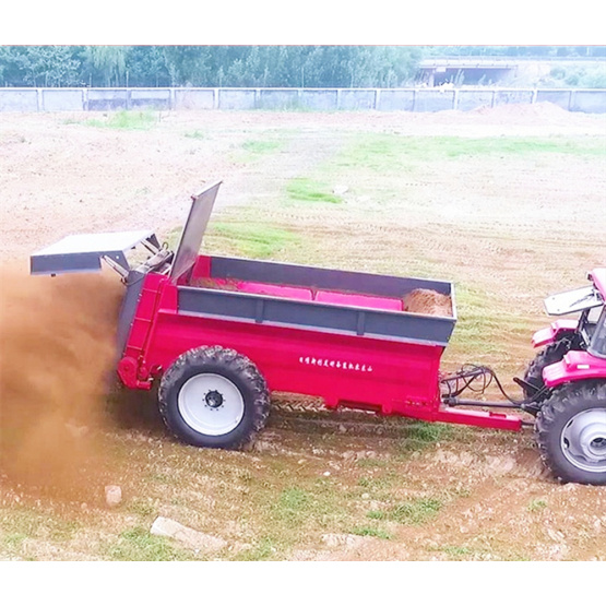 Tractor mounted pto manure fertilizing spreader