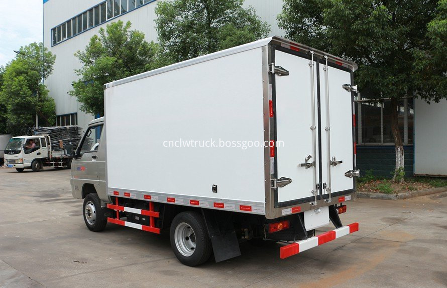 refrigerated small trucks 2