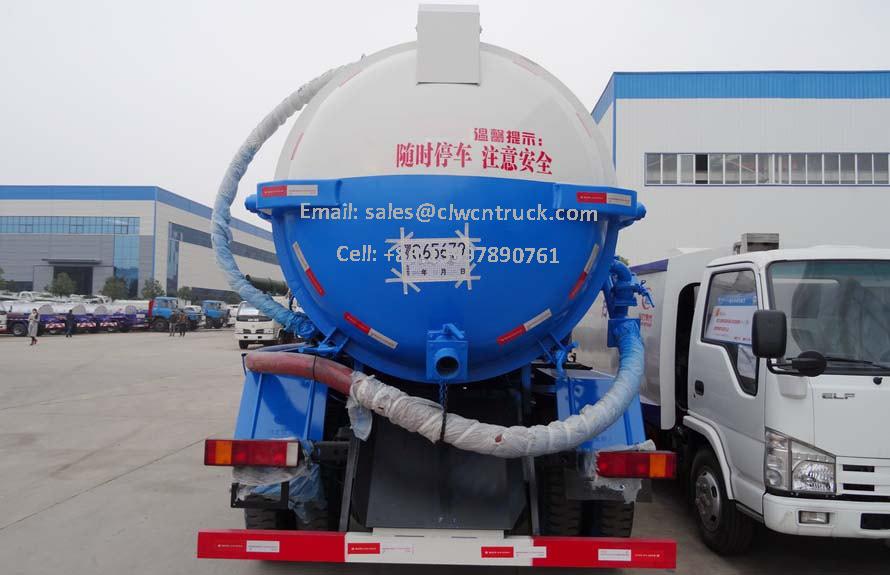 Vaccum Sewage Tanker Manufacturer