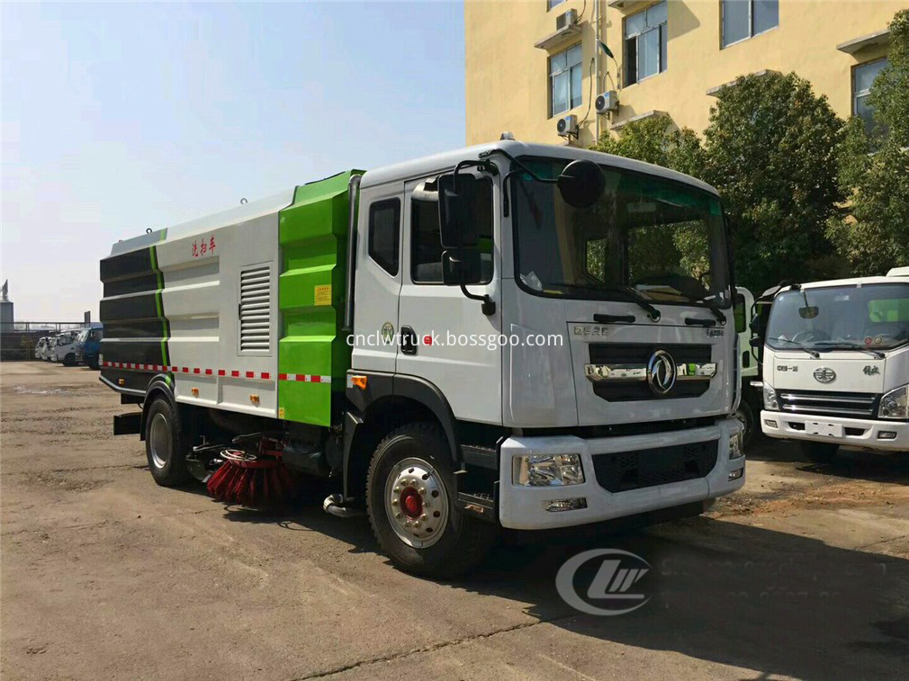 vacuum road sweeper truck 4