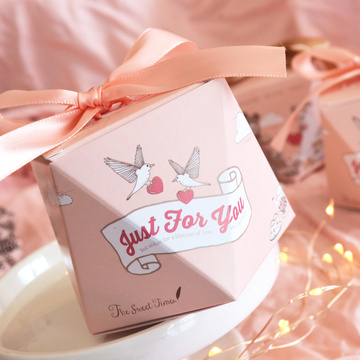 Decorative small pink candy packaging box