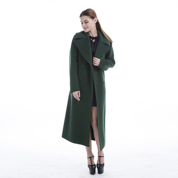 Green cashmere overcoat with temperament