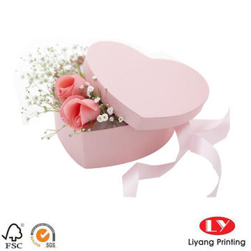 Pink heart shape paper gift box for flowers