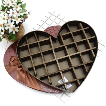 Heart shaped chocolate gift packaging boxes