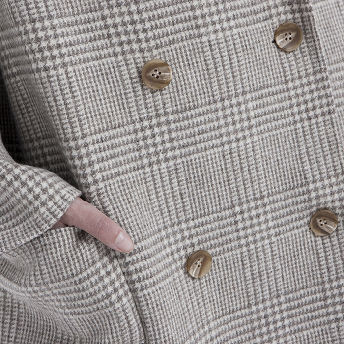 Buttons for winter cashmere overcoats