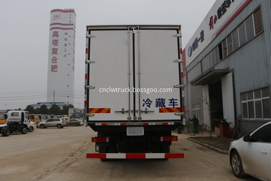 dongfeng milk transportation truck 3